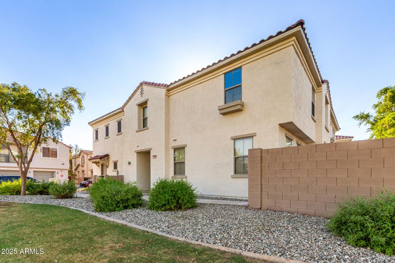 2868 E Dunbar Dr, Phoenix, AZ 85042