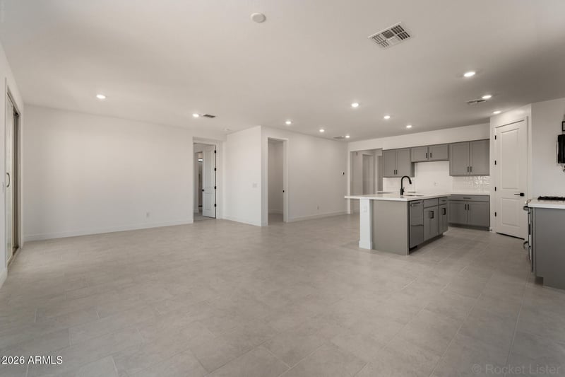 2868 Mecklenburg Way, San Tan Valley, AZ 85143
