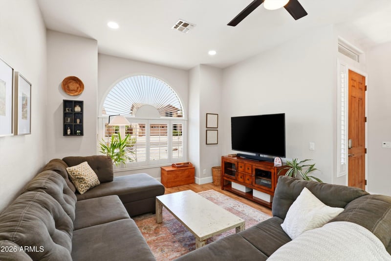 287 W Oxford Ln, Gilbert, AZ 85233