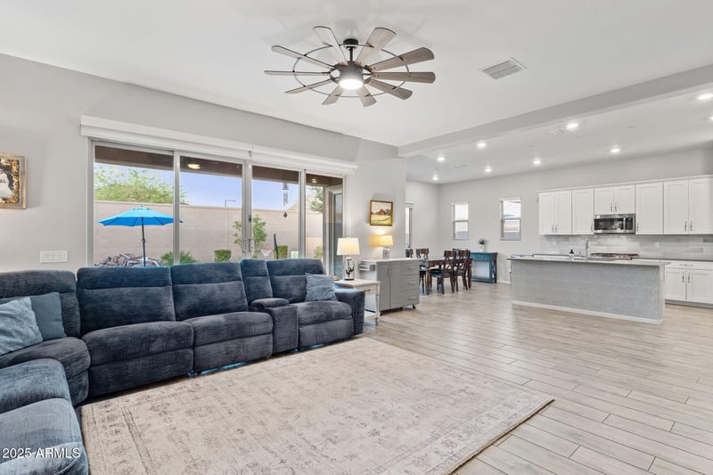 28713 66th Ave, Phoenix, AZ 85083