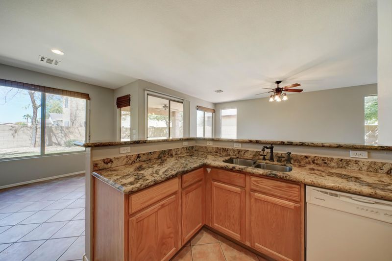 2872 E Tyson St, Chandler, AZ 85225
