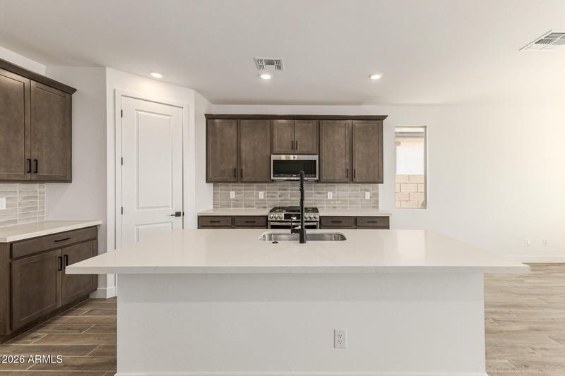 2873 Mecklenburg Way, San Tan Valley, AZ 85143