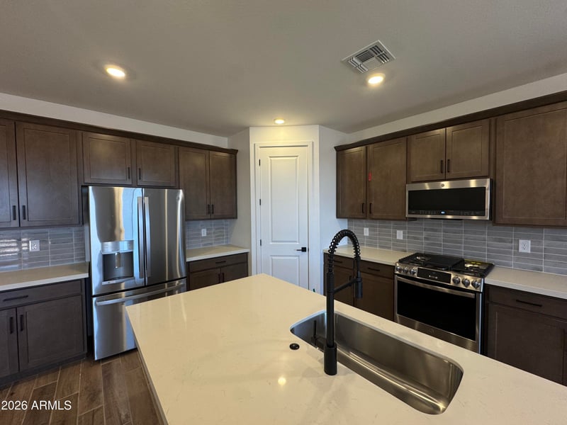 2873 Mecklenburg Way, San Tan Valley, AZ 85143