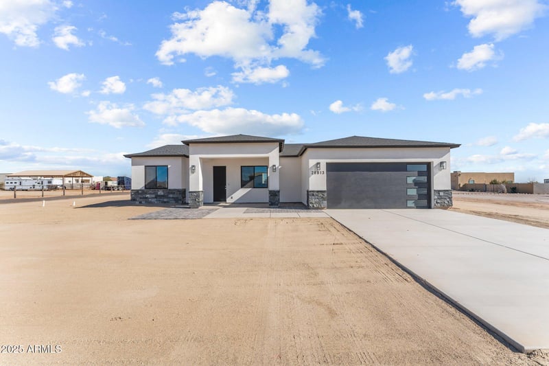 28813 201st Ave, Wittmann, AZ 85361