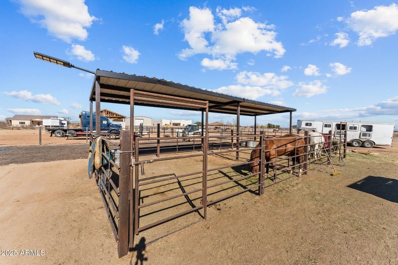 28813 201st Ave, Wittmann, AZ 85361