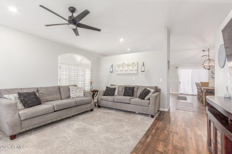 2882 Morgan Dr, Gilbert, AZ 85295