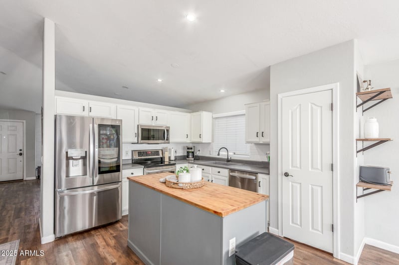 2882 Morgan Dr, Gilbert, AZ 85295