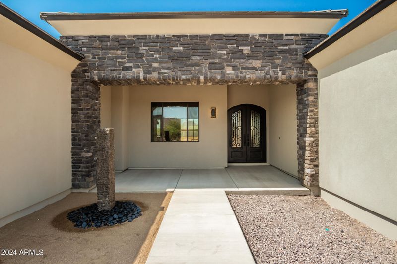 2882 W Saber Rd, Phoenix, AZ 85086