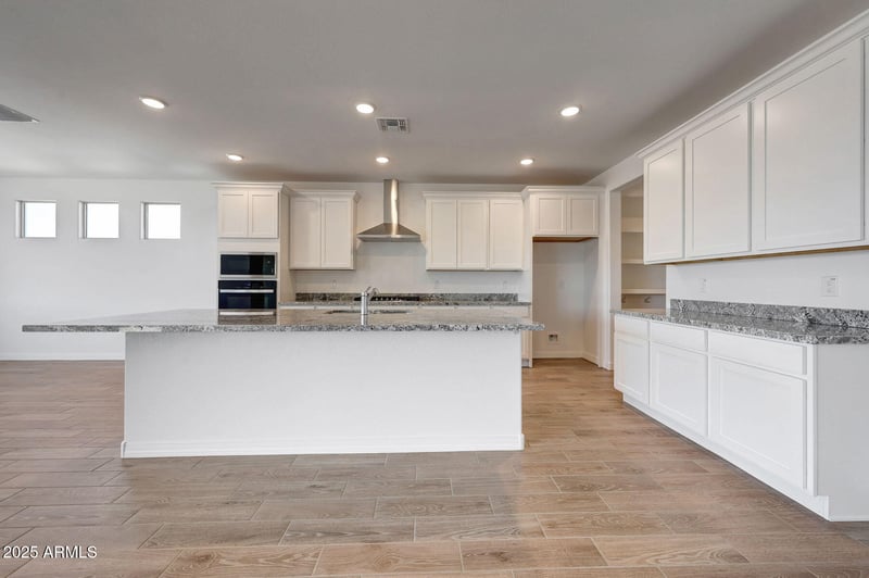 28832 174th Ln, Surprise, AZ 85387