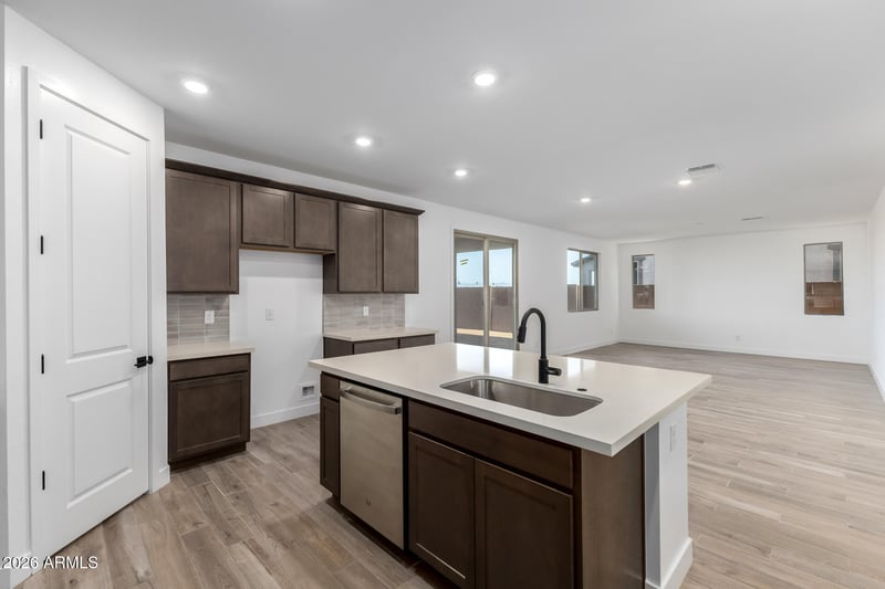 2888 Mecklenburg Way, San Tan Valley, AZ 85143
