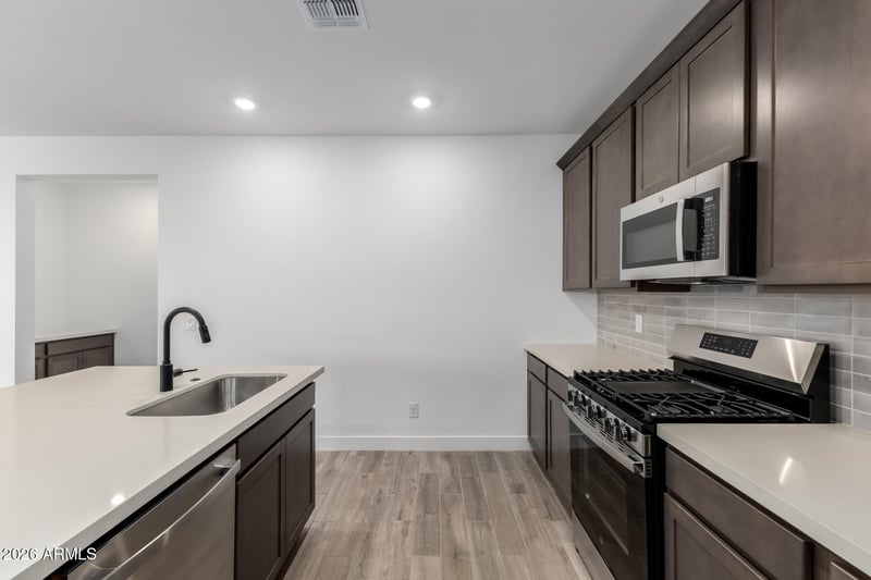 2888 Mecklenburg Way, San Tan Valley, AZ 85143
