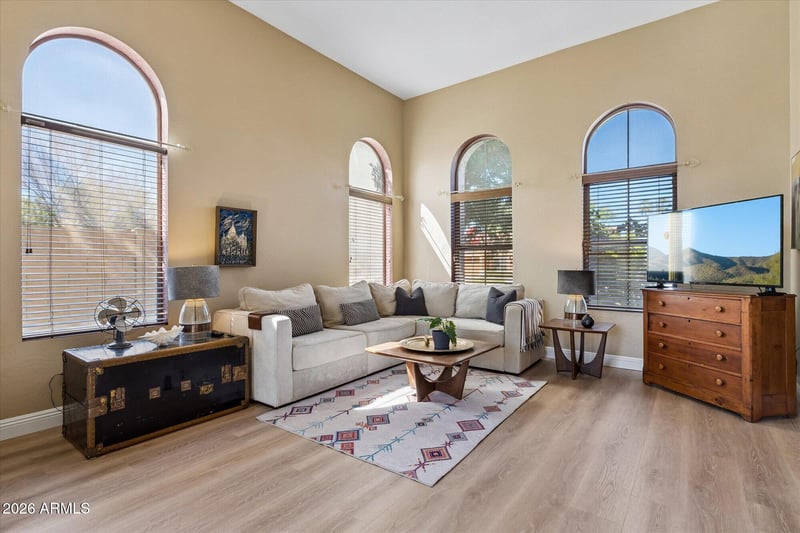 289 Horseshoe Ave, Gilbert, AZ 85296
