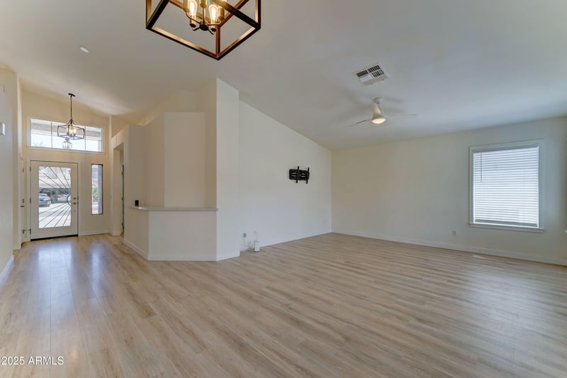 289 Mesquite St, Gilbert, AZ 85296