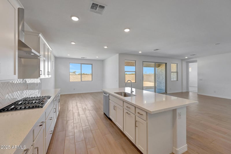 28904 174th Ln, Surprise, AZ 85387