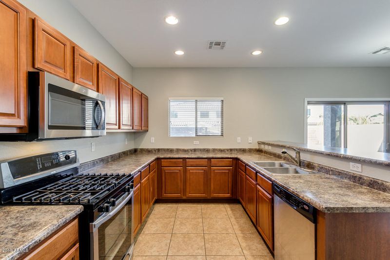 2892 E Crescent Way, Gilbert, AZ 85298