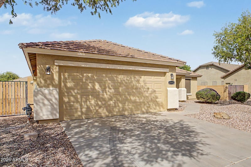 2892 W Goldmine Mountain Dr, San Tan Valley, AZ 85144