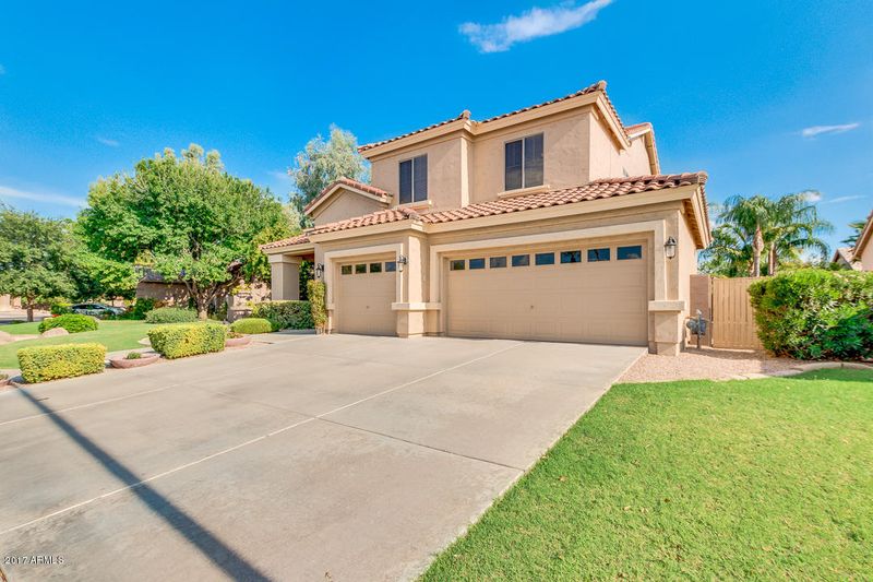 2895 E Brooks St, Gilbert, AZ 85296