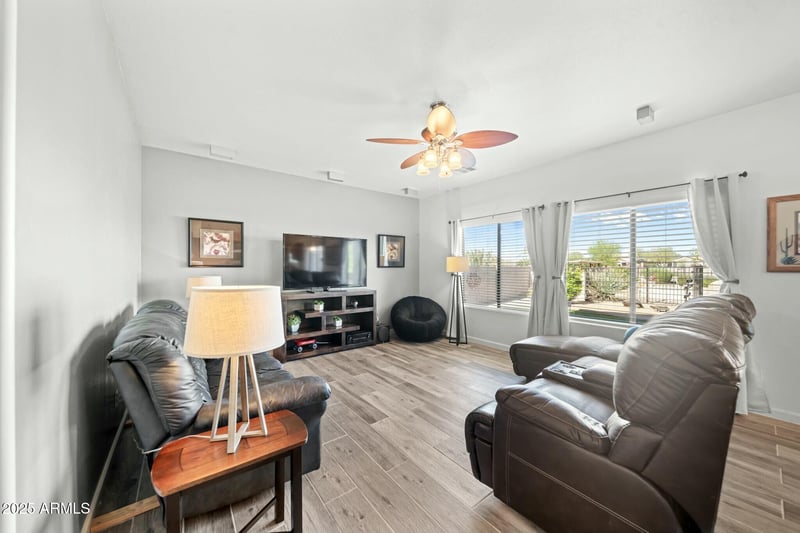 28974 Taylor Trl, San Tan Valley, AZ 85143
