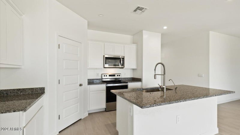 2898 Sonrisa Ave, Apache Junction, AZ 85120