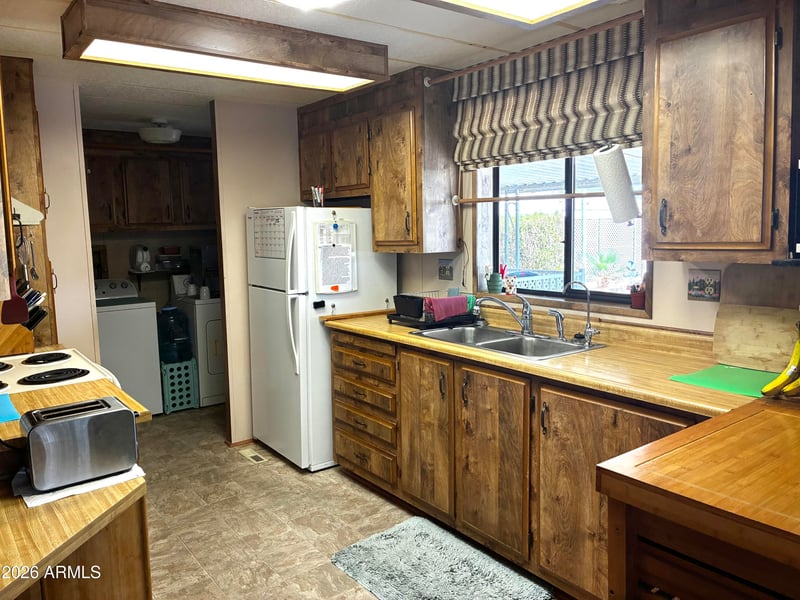 2900 Superstition Blvd #112, Apache Junction, AZ 85120