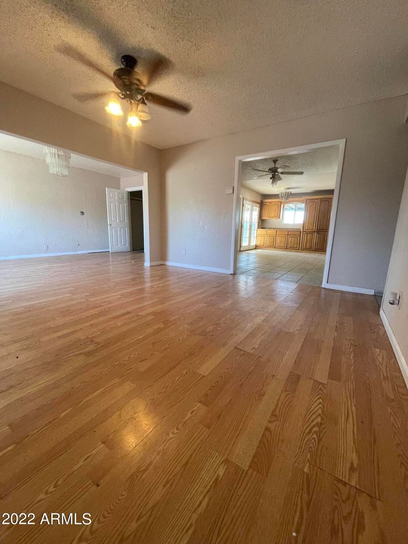 2901 E Michelle Dr, Phoenix, AZ 85032