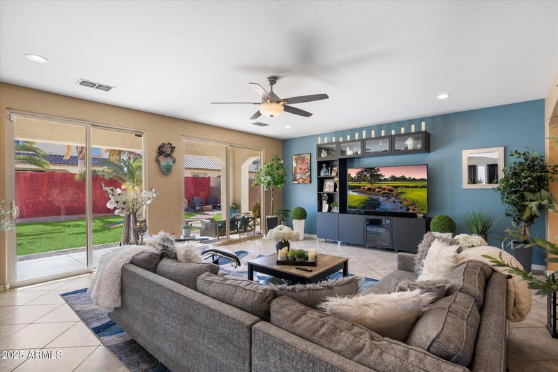 2901 Iris Dr, Chandler, AZ 85286