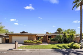 2901 Las Rocas Dr, Phoenix, AZ 85028