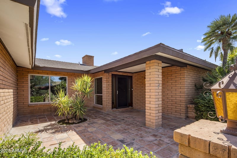 2901 Las Rocas Dr, Phoenix, AZ 85028
