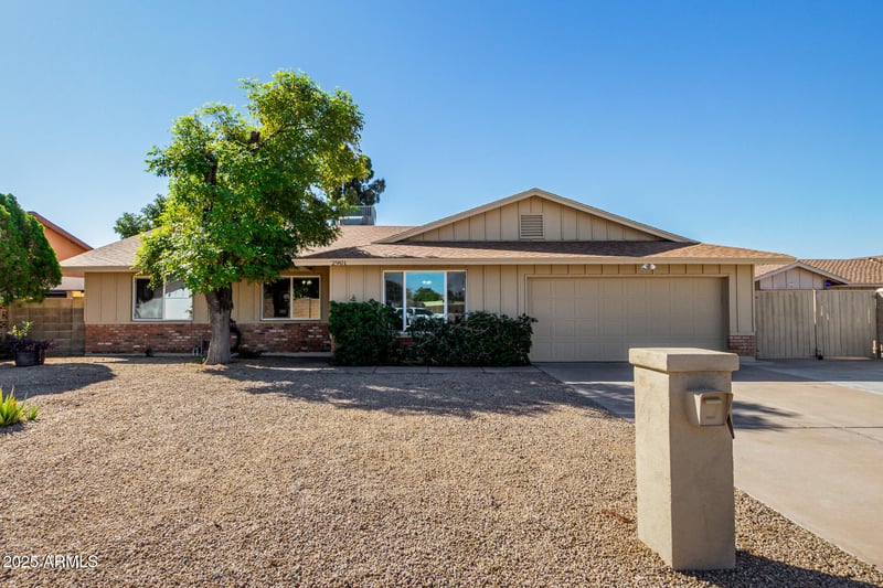 2901 W Acoma Dr, Phoenix, AZ 85053