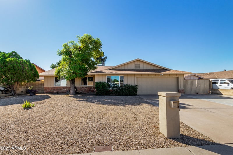 2901 W Acoma Dr, Phoenix, AZ 85053