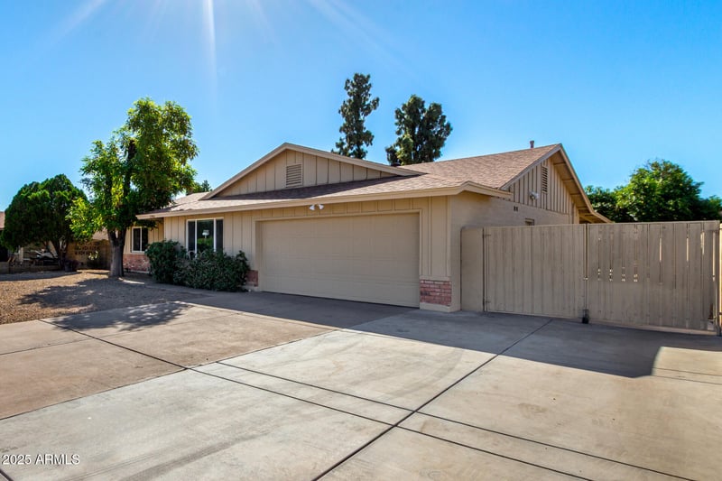 2901 W Acoma Dr, Phoenix, AZ 85053