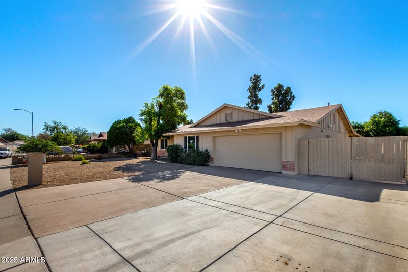 2901 W Acoma Dr, Phoenix, AZ 85053