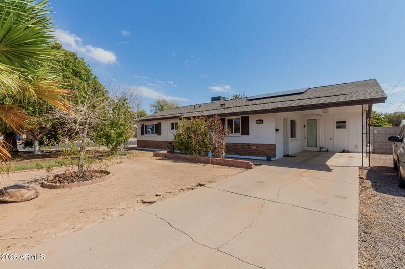2901 W Corrine Dr, Phoenix, AZ 85029