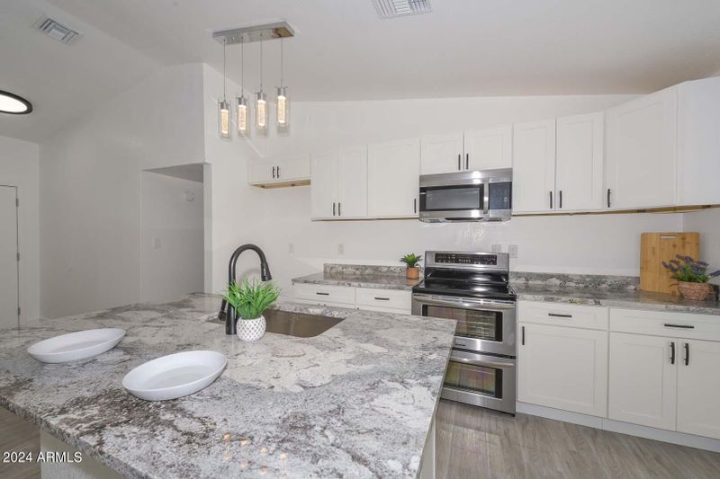 2901 W Rose Ln, Phoenix, AZ 85017