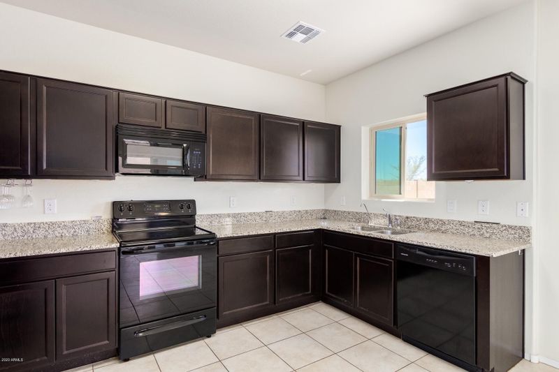 29013 N Fire Agate Rd, San Tan Valley, AZ 85143