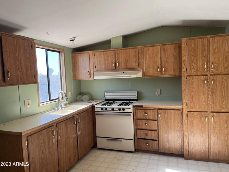 2902 Applewhite Dr, Douglas, AZ 85607