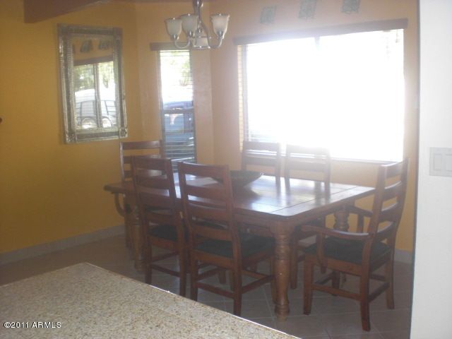 2902 E Vista Dr, Phoenix, AZ 85032