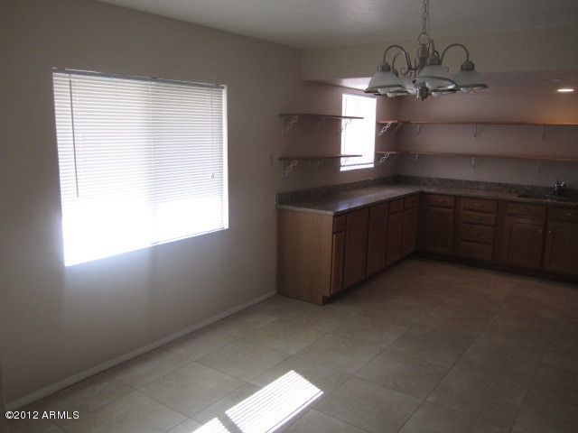 2902 E Voltaire Ave, Phoenix, AZ 85032