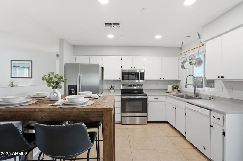 2902 Villa Theresa Dr, Phoenix, AZ 85032