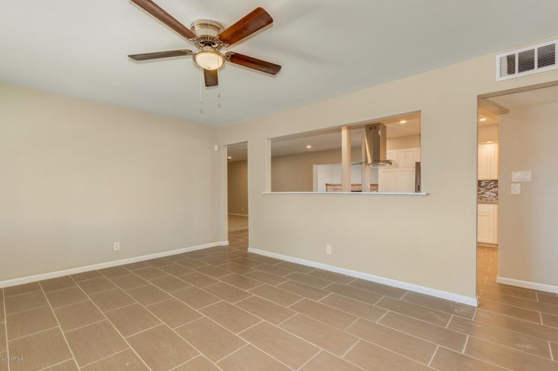 2902 W Larkspur Dr, Phoenix, AZ 85029