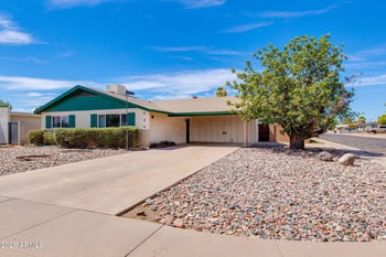 2902 Laurel Ln, Phoenix, AZ 85029