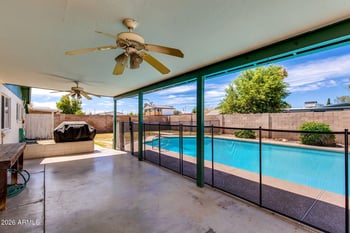 2902 Laurel Ln, Phoenix, AZ 85029