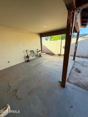 2904 W Cactus Rd, Phoenix, AZ 85029