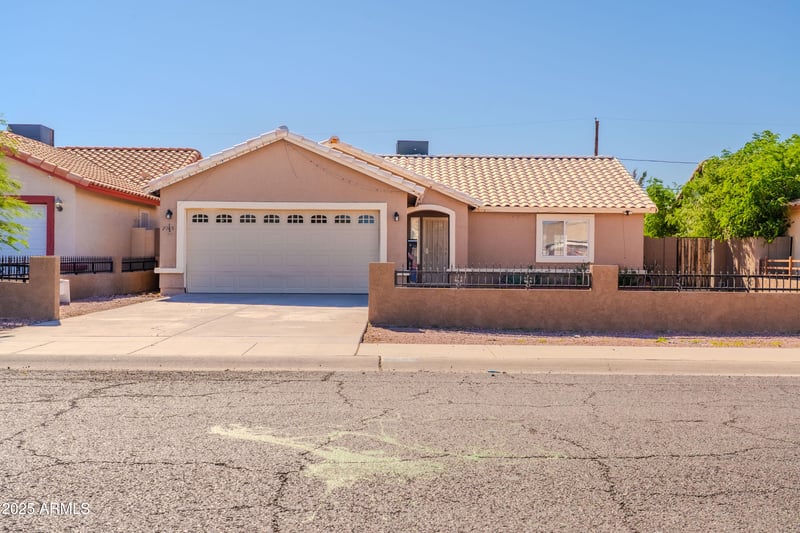 2905 Chipman Rd, Phoenix, AZ 85040