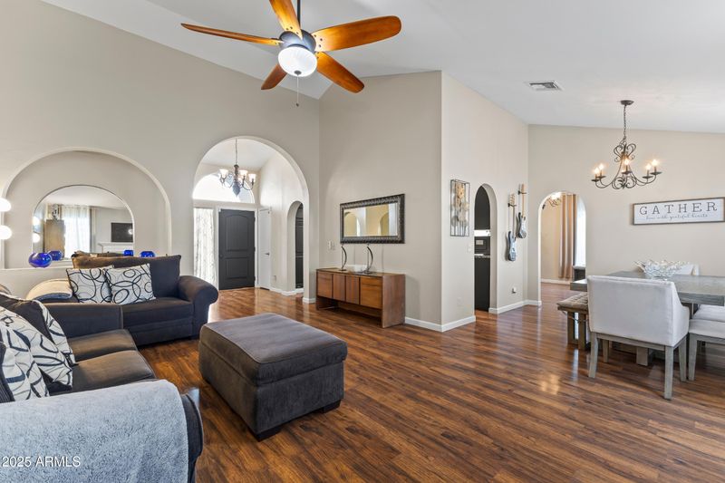 2906 E Nora St, Mesa, AZ 85213