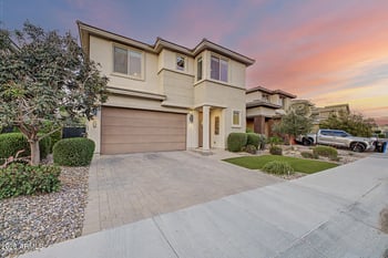 2906 Sands Dr, Phoenix, AZ 85050