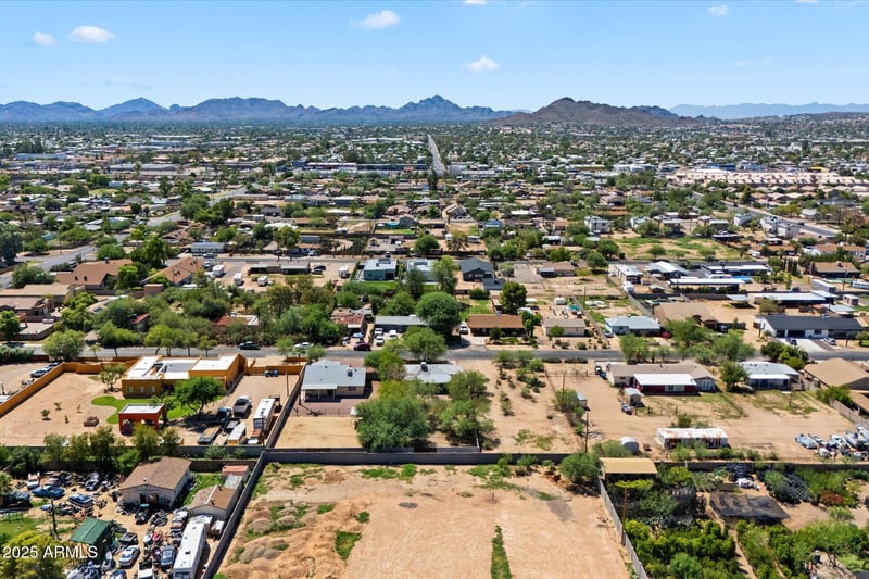 2906 Saint John Rd, Phoenix, AZ 85032