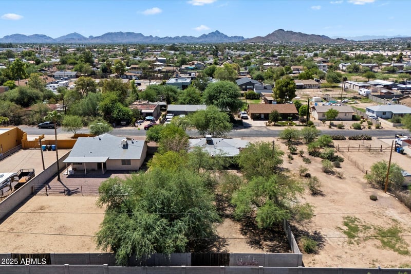 2906 Saint John Rd, Phoenix, AZ 85032