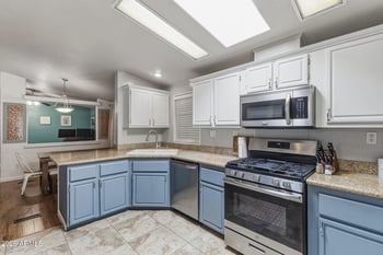 2907 E Sequoia Dr, Phoenix, AZ 85050