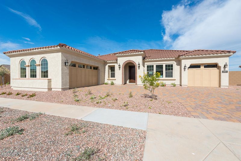 2908 E Branham Ln, Phoenix, AZ 85042